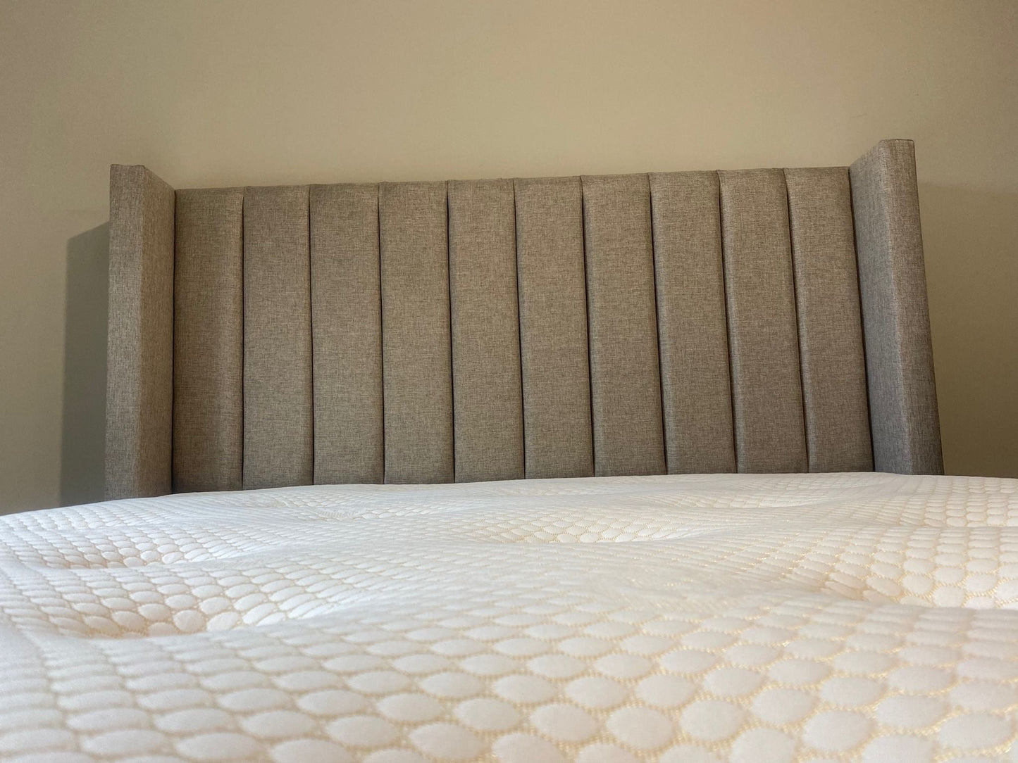 Hampton Floor Standing Headboard With Ottoman Storage Divan Base