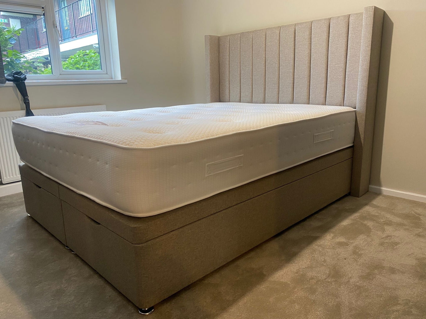 Hampton Floor Standing Headboard With Ottoman Storage Divan Base