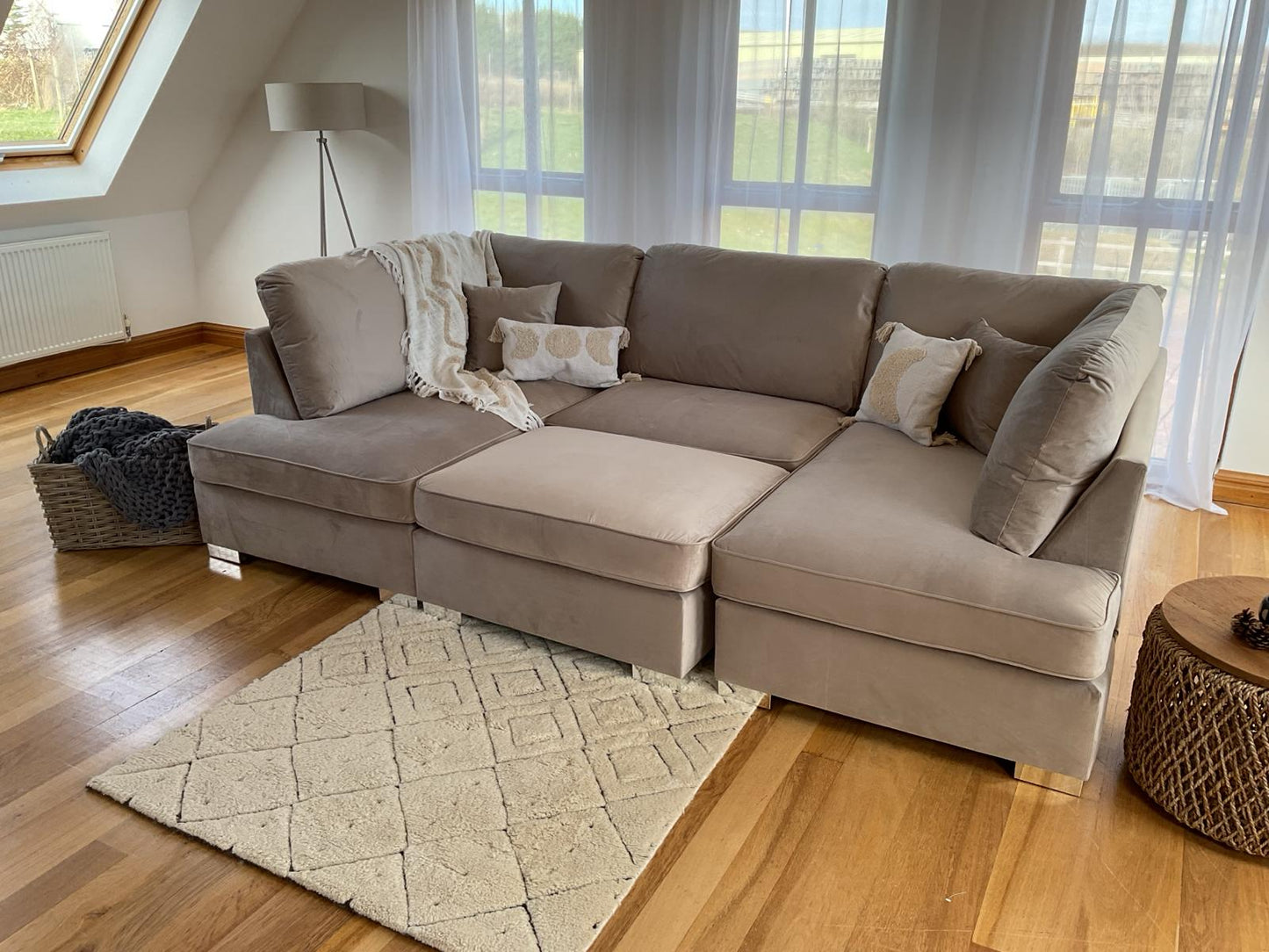 Westminster U-Shape/Cinema Sofa (Available in Plush Velvet Champagne, Plush Velvet Grey, Plush Velvet Black, Linen Beige, Linen Light Grey, Linen Charcoal, Boucle Cream or Boucle Grey)