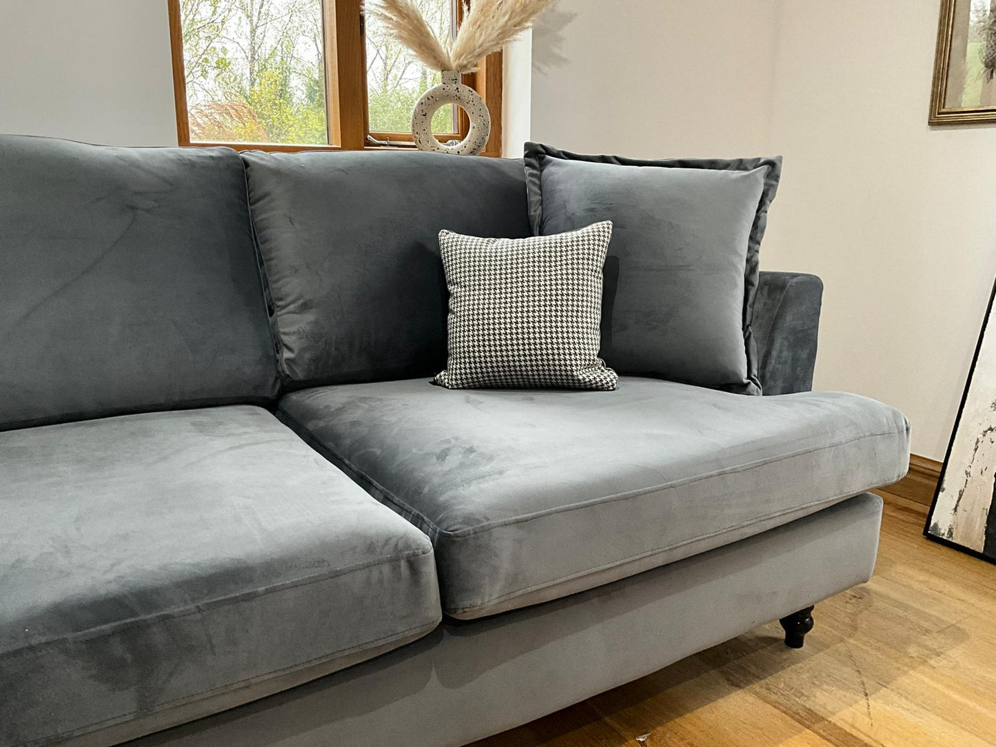 Napoli Chaise Corner Sofa (Available in Plush Velvet Black, Grey or Beige)